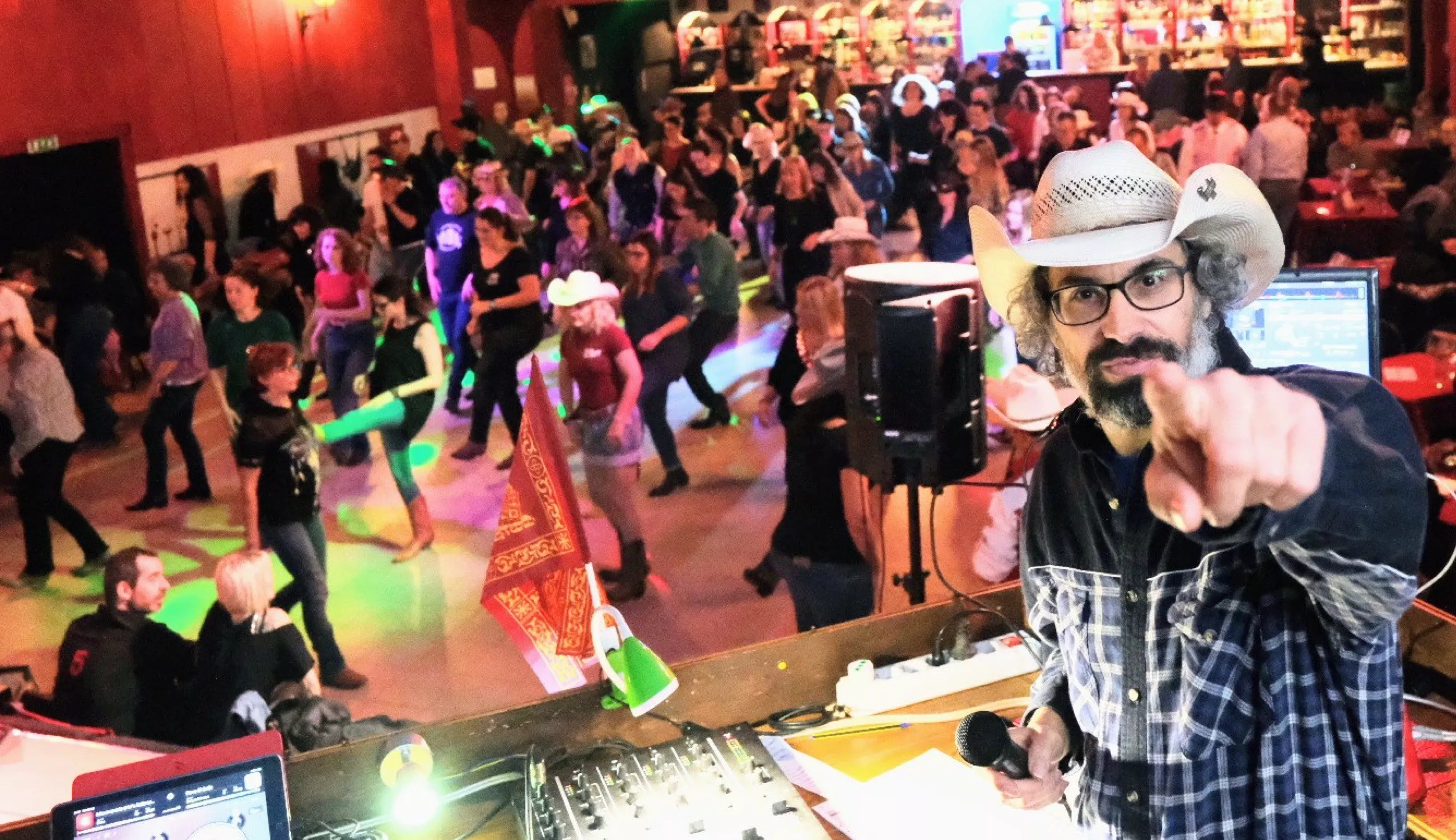Deejay West, Country at the Best