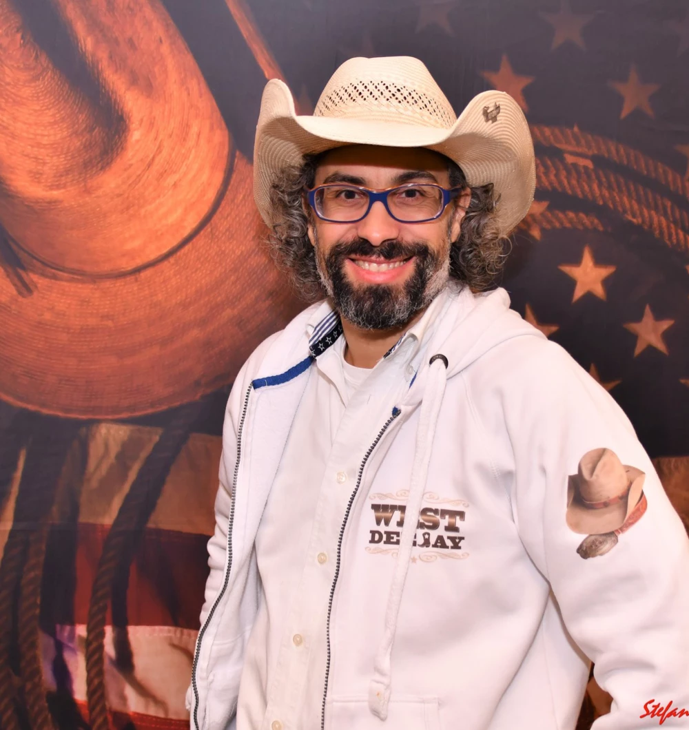 DJ West: la passione per la musica al servizio del mondo country